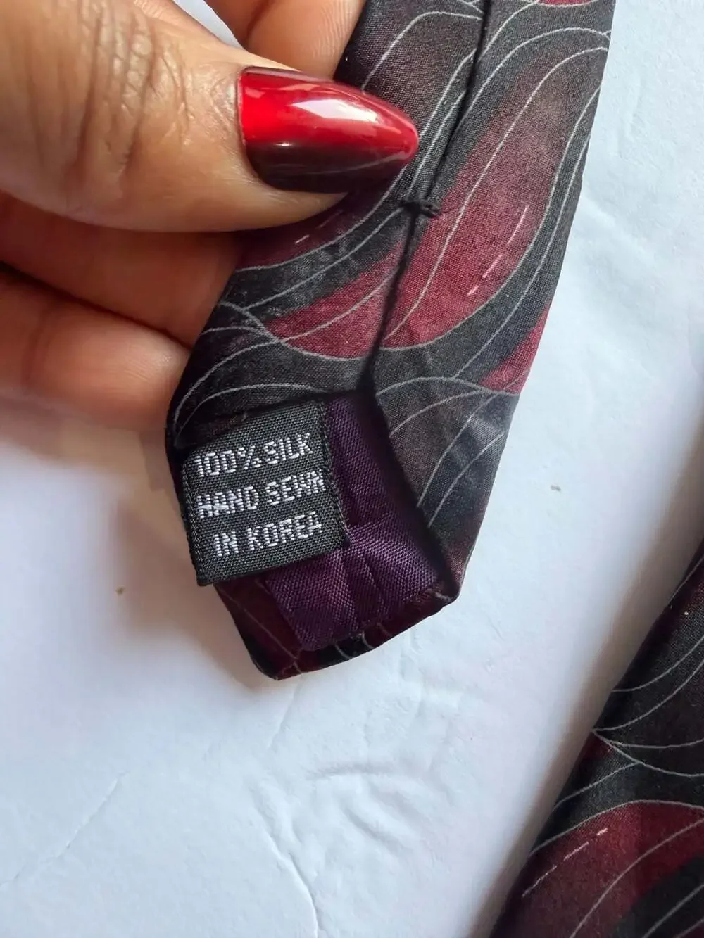 Alexander Julian Colours Men's 100% Silk Necktie with Red and Black Wave Pattern